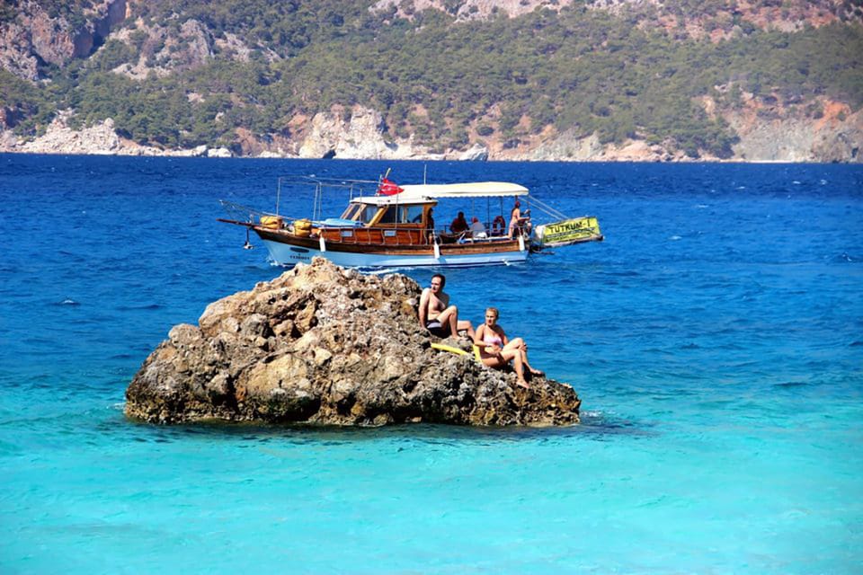 Adrasan Suluada Guided Boat Tour with Lunch - Stop 1: Suluada Beach swimming and photo time