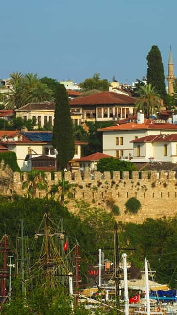 Antalya: 2-hourYachtTour toLowerDudenFalls with audioİnfo - Sailing along Antalya’s cliff line and Toros Mountain views