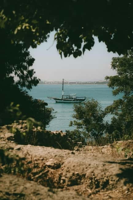 Antalya: 2-hourYachtTour toLowerDudenFalls with audioİnfo - WhatsApp audio guide: history you can replay at your own pace
