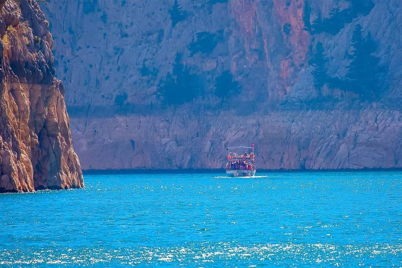 Antalya: Green Canyon Boat Trip w/Lunch near Green Lake - The one drawback to plan for: crowding and smoking on board