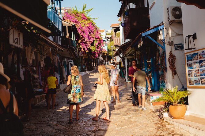 Antalya: Old Town Walking Tour incl. Turkish Tea and Baklava - Stop 5: Antalya Clock Tower Photo Stop