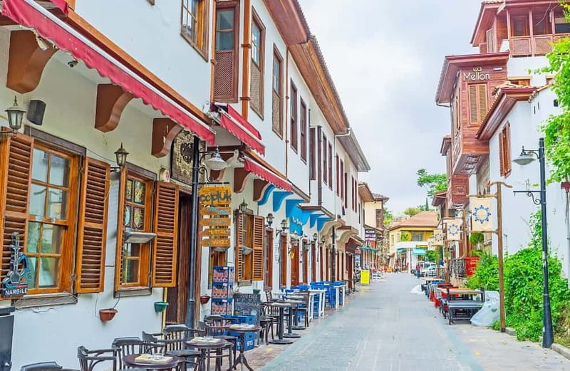 Antalya: Old Town Walking Tour with Dessert Tasting - A 3-hour Kaleiçi stroll that connects gates, museums, and dessert