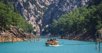 City of Side: Cabrio Bus & Green Lake Boat Tour with Lunch - Manavgat Central Mosque: quick, impressive, and easy to enjoy