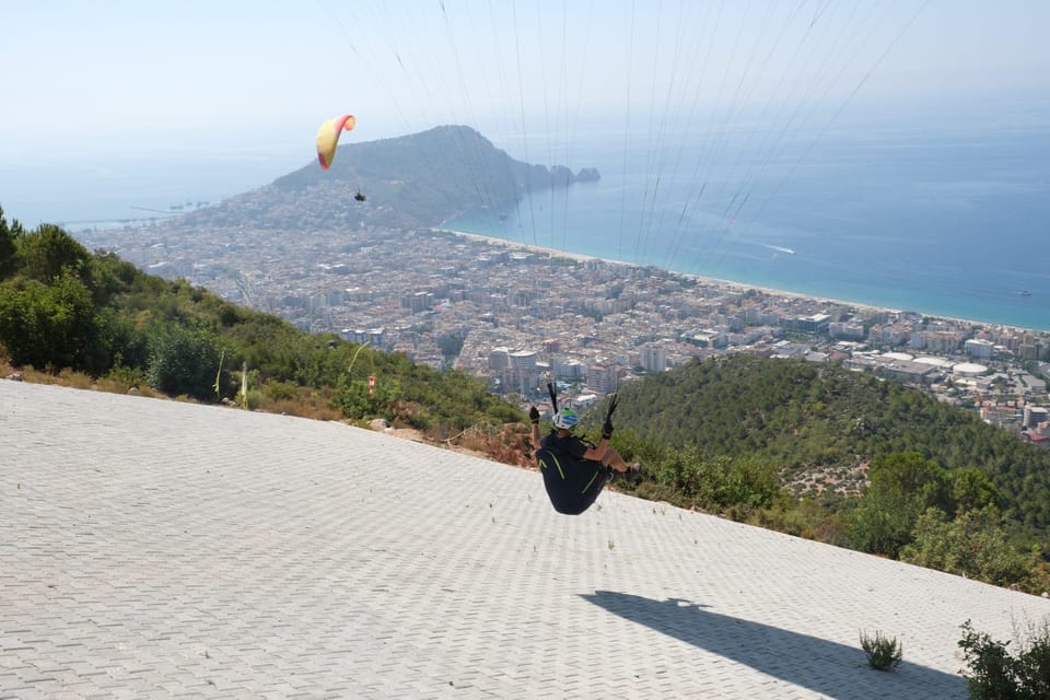 From Antalya, Belek, Side Alanya Paragliding Experience - Who should choose this Alanya paragliding flight (and who should skip it)