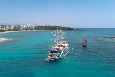 Full Day All Inclusive Boat Ride and Foam Party - On Board First Impressions: Staff, Cleanliness, and How the Boat Feels