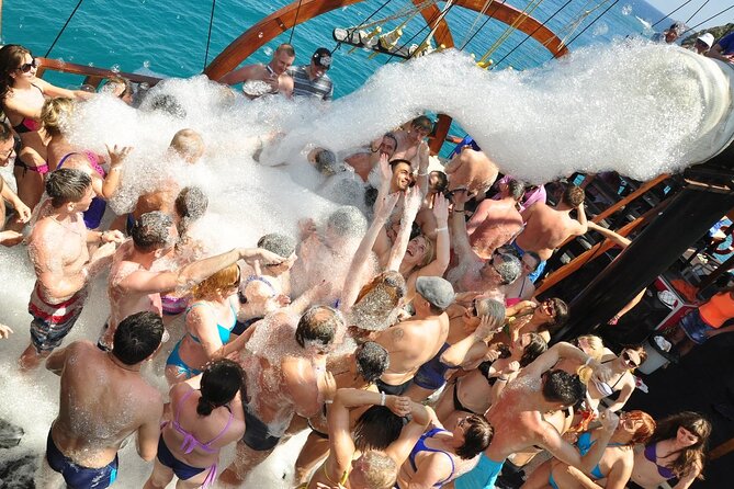 GONSTER : Luxury Pirate Boat Trip Lunch & Soft Drinks & Transfer - Boarding in Kemer: crew welcome and your on-board home base
