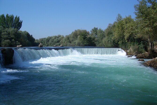 Green Canyon: Side Jeep Safari with Lunch & Waterfall & Boat Trip - Boat trip on Green Lake: views, photos, and the cold-water reality