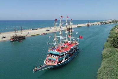 Half Day Boat Tour in Side, Turkey - Stop 1 at Manavgat Bosphorus: Beach Swim, Gözleme, and Lunch