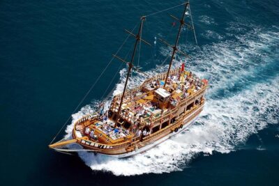 Kemer Bay Blue Cruise from Kemer - On-board lunch and drinks: the real comfort upgrade