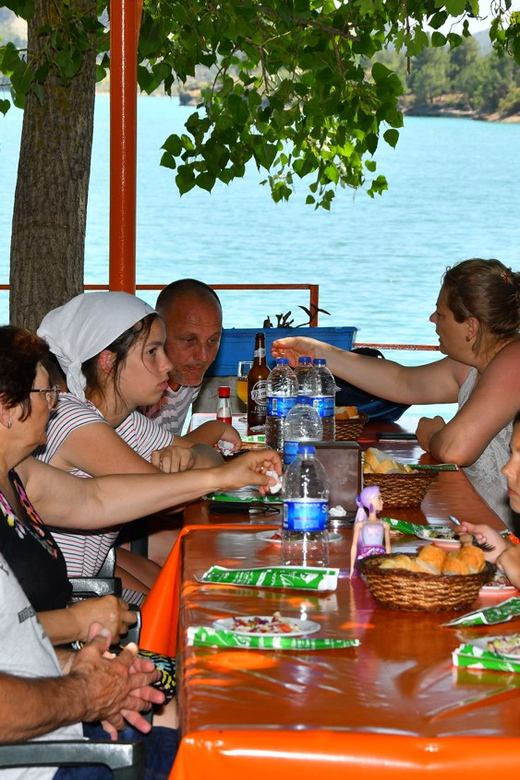 Manavgat: Guided Aqueduct, Waterfall & Green Lake Tour - The morning mosque visit: culture before the scenery