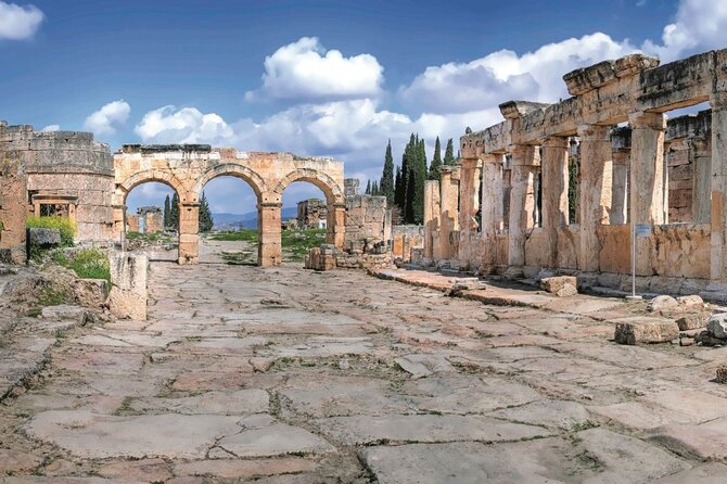 Pamukkale Hierapolis Cleopatra Pool Tour with Lunch from Antalya - Pamukkale travertines: your first look, first impressions