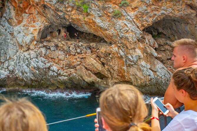 Pirate Adventure Cruise incl. Lunch from Side - Side pickup to the pirate ship: timing and getting there without stress