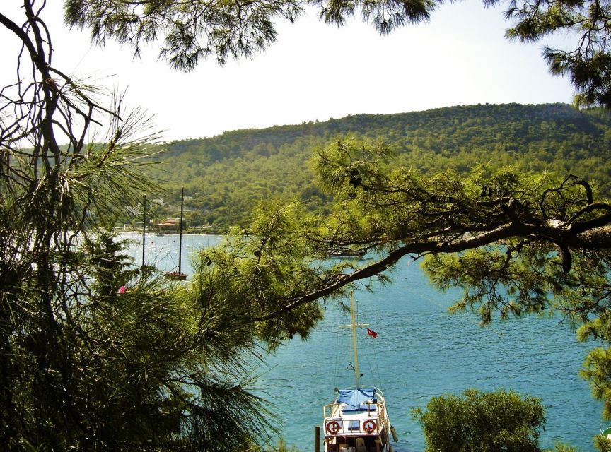 Relaxing Boat Trip with Lunch and Drinks - Paradise Bay and Cleopatra Bay: the best part for most days on the water