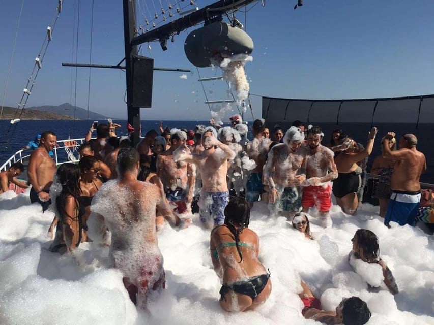 River Cruise Tour Lunch Soft Drinks Foam Party Caretta Swim - Guide Language and Quality: What to Watch Before You Go