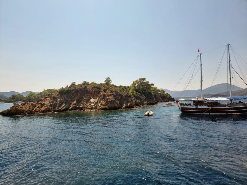 Side: Dolphin Island Boat Tour with BBQ Lunch - Price and value: what $41 buys on a full 6-hour day