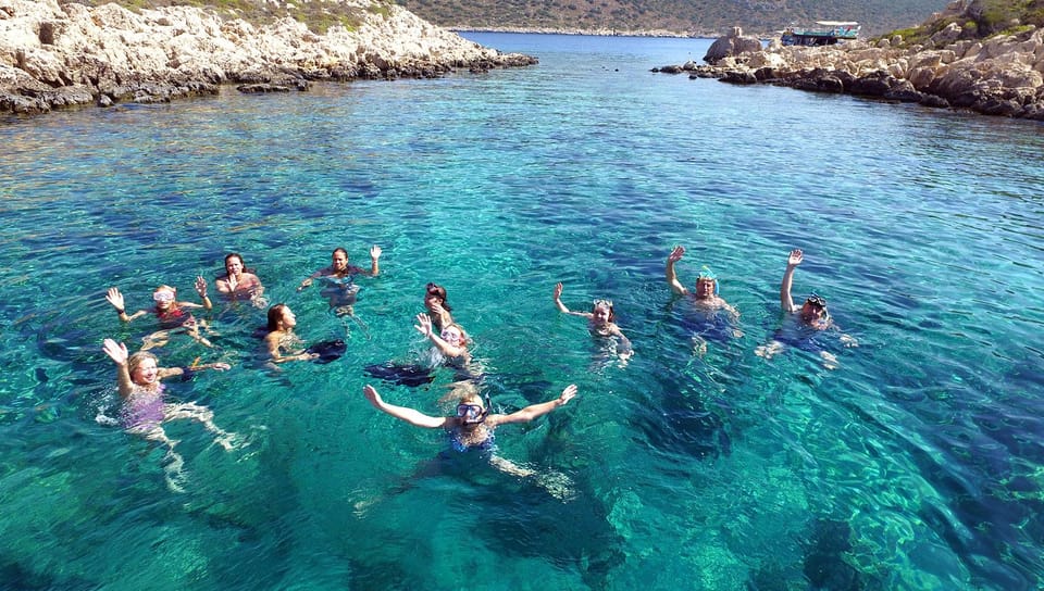 Side: Dolphin Island Boat Trip with Lunch & Unlimited Drinks - From your hotel to Kumköy Beach: how the day starts