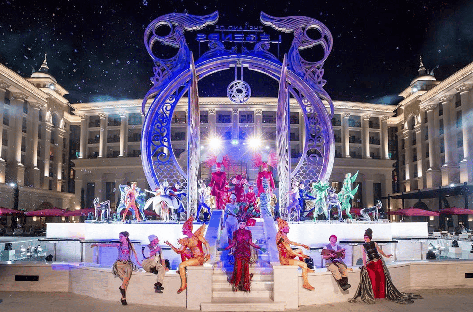 Side: Land of Legends Bus Transfers and Boat Parade - The Boat Parade Show: the highlight that gives the evening purpose